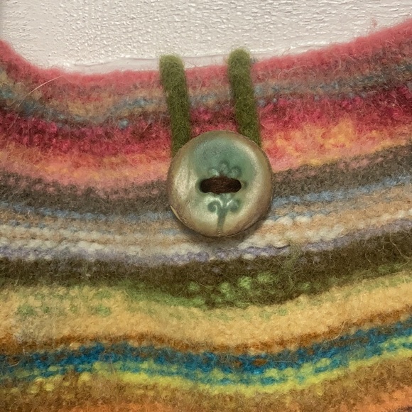 Handmade wool purse - Picture 3 of 5